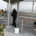 2025.10.25 prace porządkowe na cmentarzu parafialnym 2