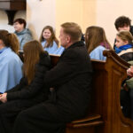 2025.10.26 koncert ku czci św Jana Pawła II w wykonaniu uczniów ze SP im Jana Pawła II w Kruszu 11