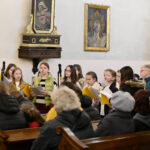 2025.10.26 koncert ku czci św Jana Pawła II w wykonaniu uczniów ze SP im Jana Pawła II w Kruszu 19