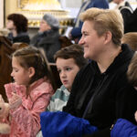 2025.10.26 koncert ku czci św Jana Pawła II w wykonaniu uczniów ze SP im Jana Pawła II w Kruszu 2