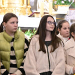 2025.10.26 koncert ku czci św Jana Pawła II w wykonaniu uczniów ze SP im Jana Pawła II w Kruszu 22