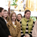 2025.10.26 koncert ku czci św Jana Pawła II w wykonaniu uczniów ze SP im Jana Pawła II w Kruszu 23