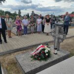 2025.08.17 przy grobie spoczywającego na naszym cmentarzu żołnierza Bitwy Warszawskiej 1920 26