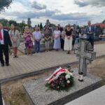2025.08.17 przy grobie spoczywającego na naszym cmentarzu żołnierza Bitwy Warszawskiej 1920 27
