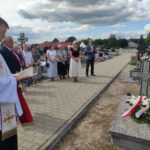 2025.08.17 przy grobie spoczywającego na naszym cmentarzu żołnierza Bitwy Warszawskiej 1920 36