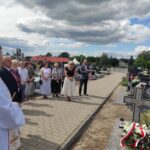 2025.08.17 przy grobie spoczywającego na naszym cmentarzu żołnierza Bitwy Warszawskiej 1920 42
