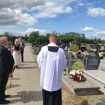 2025.08.17 przy grobie spoczywającego na naszym cmentarzu żołnierza Bitwy Warszawskiej 1920 49