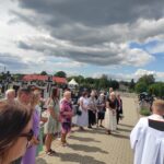 2025.08.17 przy grobie spoczywającego na naszym cmentarzu żołnierza Bitwy Warszawskiej 1920 52