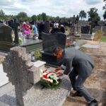 2025.08.17 przy grobie spoczywającego na naszym cmentarzu żołnierza Bitwy Warszawskiej 1920 6