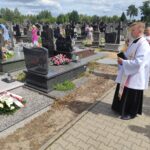 2025.08.17 przy grobie spoczywającego na naszym cmentarzu żołnierza Bitwy Warszawskiej 1920 61