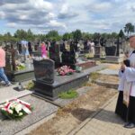 2025.08.17 przy grobie spoczywającego na naszym cmentarzu żołnierza Bitwy Warszawskiej 1920 62