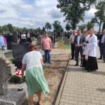 2025.08.17 przy grobie spoczywającego na naszym cmentarzu żołnierza Bitwy Warszawskiej 1920 65