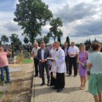 2025.08.17 przy grobie spoczywającego na naszym cmentarzu żołnierza Bitwy Warszawskiej 1920 70
