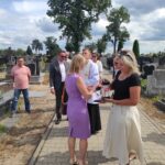 2025.08.17 przy grobie spoczywającego na naszym cmentarzu żołnierza Bitwy Warszawskiej 1920 74