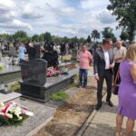 2025.08.17 przy grobie spoczywającego na naszym cmentarzu żołnierza Bitwy Warszawskiej 1920 75
