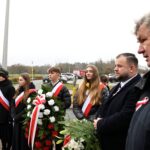 2025.11.11 złożenie kwiatów przed pomnikiem Gen. F. Żymirskiego 38