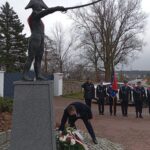 2025.11.11 złożenie kwiatów przed pomnikiem Gen. Franciszka Żymirskiego 17