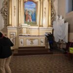 2025.12.20 przygotowanie kościoła do świąt - rodzice i dzieci klas III 19