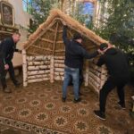 2025.12.20 przygotowanie kościoła do świąt - rodzice i dzieci klas III 27