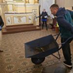 2025.12.20 przygotowanie kościoła do świąt - rodzice i dzieci klas III 29