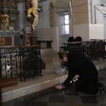 2026.04.03 Liturgia Męki Pańskiej, czuwanie prowadzone przez Scholę 15