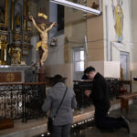 2026.04.03 Liturgia Męki Pańskiej, czuwanie prowadzone przez Scholę 24